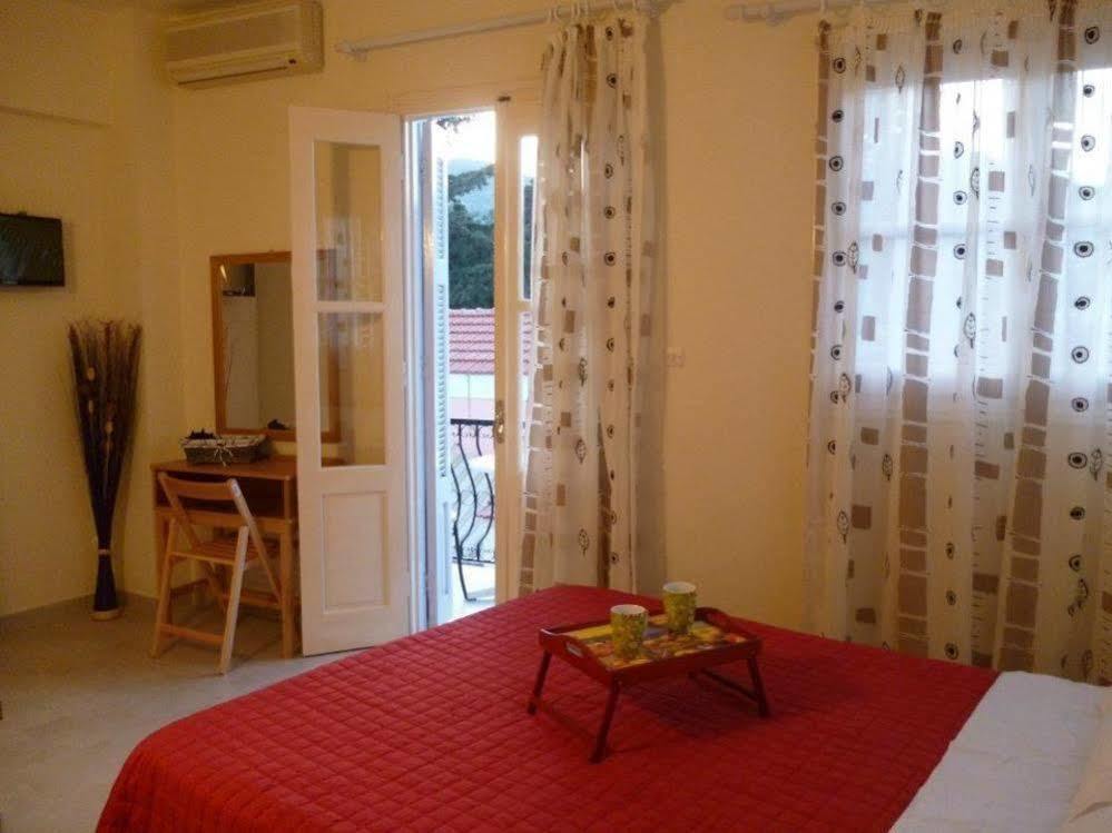 Maravelia'S Rooms Sými Esterno foto